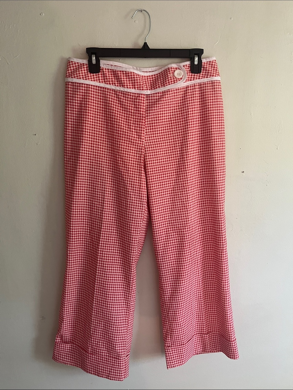 Red and white gingham capris